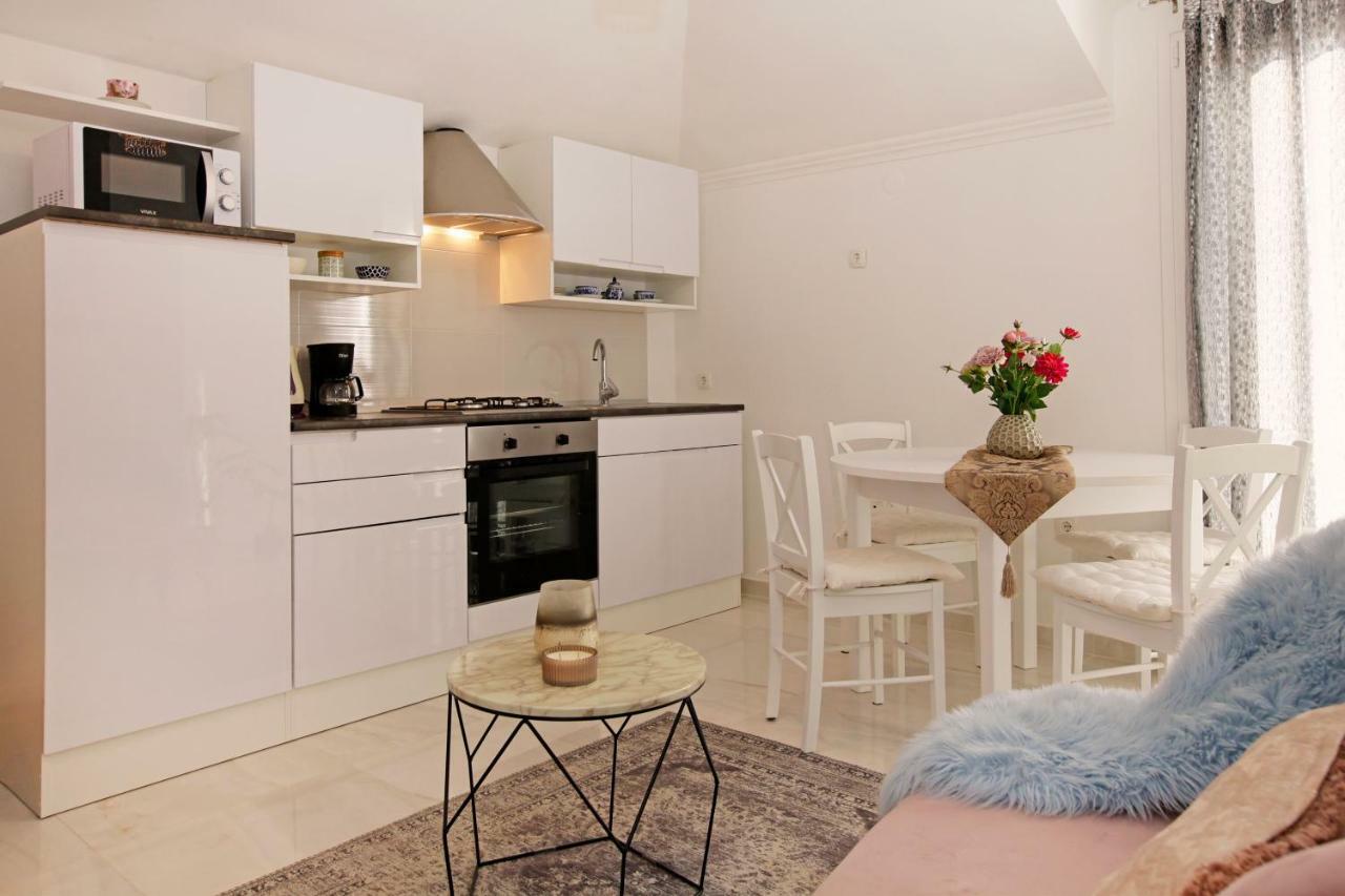 Apartment Ambroz ヴェラ・ルカ エクステリア 写真