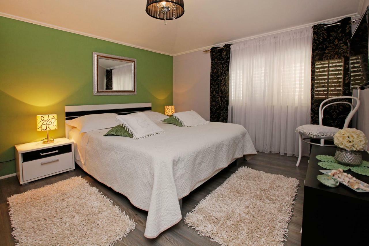 Apartment Ambroz ヴェラ・ルカ エクステリア 写真
