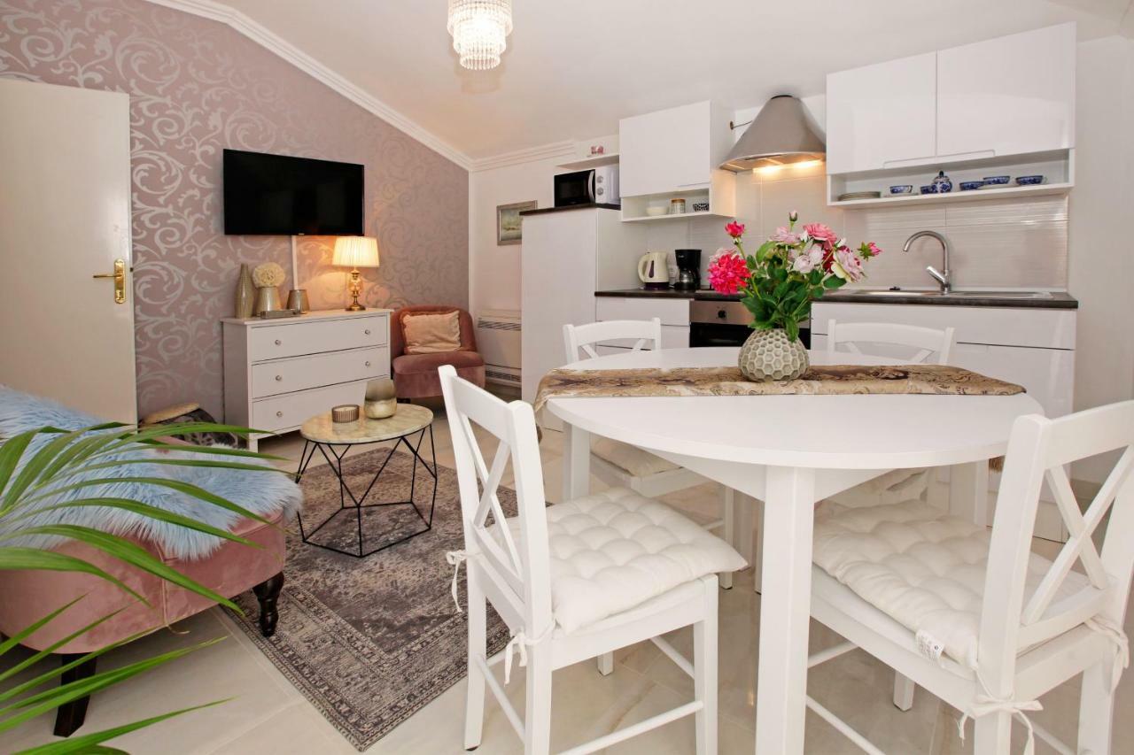 Apartment Ambroz ヴェラ・ルカ エクステリア 写真
