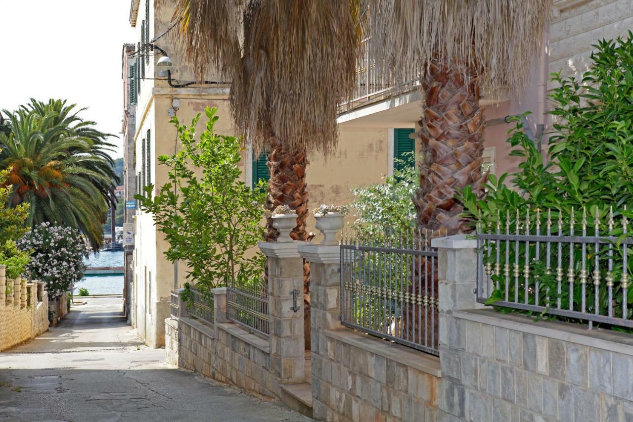 Apartment Ambroz ヴェラ・ルカ エクステリア 写真